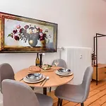 Stylisches Altbau-loft Nahe Hbf Mit Outdoor-oase - Nuju