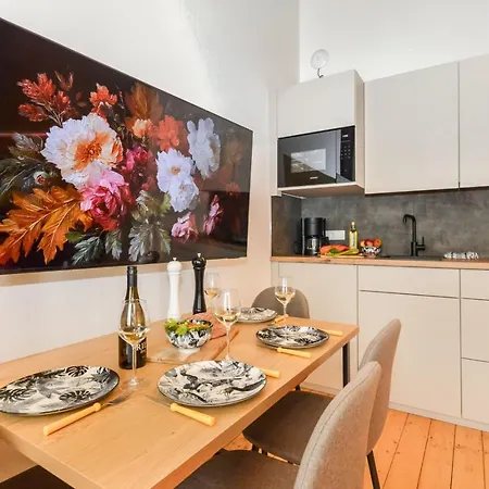 Stylisches Altbau-loft Nahe Hbf Mit Outdoor-oase