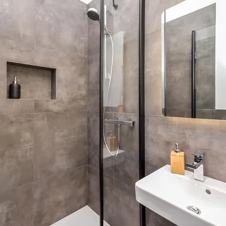 Stylisches Altbau-loft Nahe Hbf Mit Outdoor-oase *