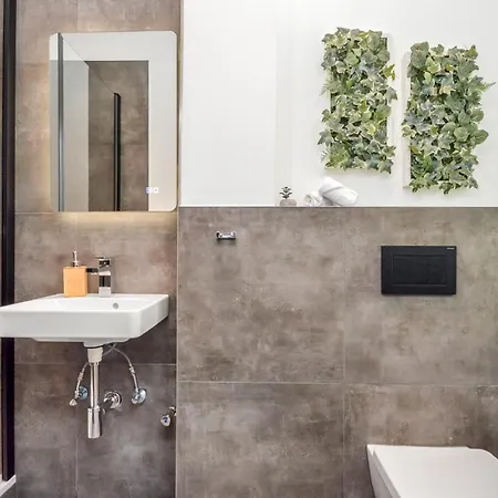 Stylisches Altbau-loft Nahe Hbf Mit Outdoor-oase *