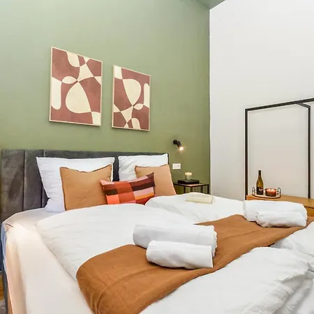 Stylisches Altbau-loft Nahe Hbf Mit Outdoor-oase *