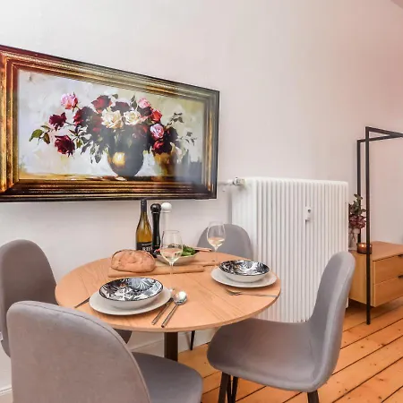 Stylisches Altbau-loft Nahe Hbf Mit Outdoor-oase