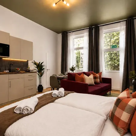 Nuju - 6-apartments - 26 Gaeste - Garten 公寓 比勒费尔德