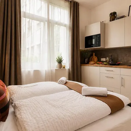 Nuju - 6-apartments - 26 Gaeste - Garten 比勒费尔德