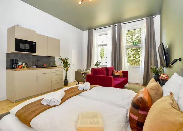 Stylisches Altbau-loft Nahe Hbf Mit Outdoor-oase - Nuju *