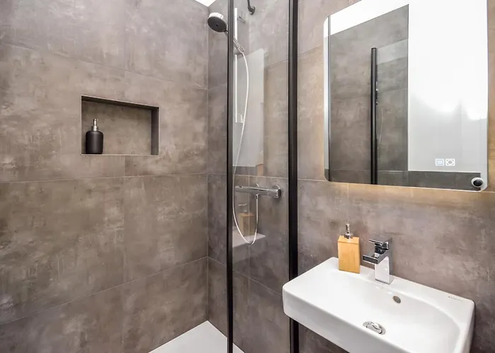 Stylisches Altbau-loft Nahe Hbf Mit Outdoor-oase *