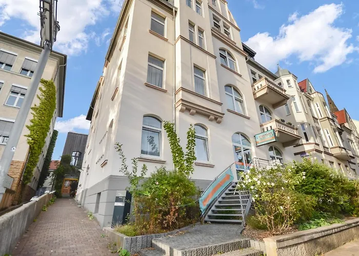 Stylisches Altbau-loft Nahe Hbf Mit Outdoor-oase - Nuju