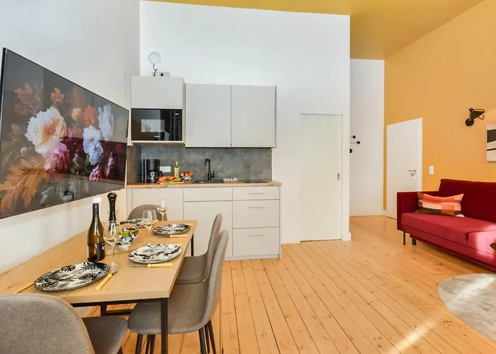 Stylisches Altbau-loft Nahe Hbf Mit Outdoor-oase - Nuju *