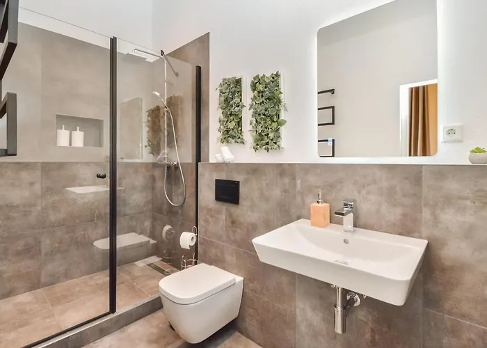 Stylisches Altbau-loft Nahe Hbf Mit Outdoor-oase Apartment *